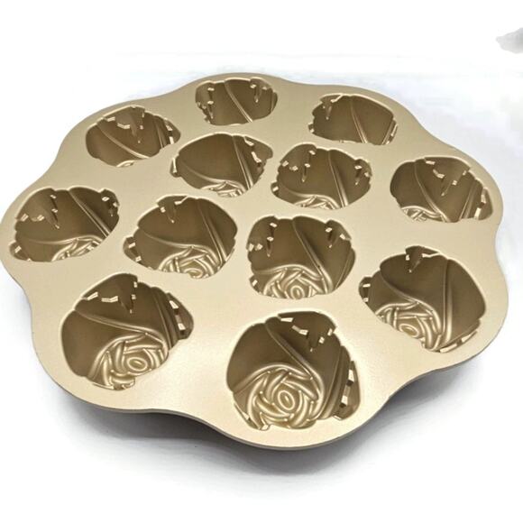 Sweetheart Rose Pan Mini Bundt Cakelet Non Stick Williams Sonoma Nordic Ware - Picture 6 of 14